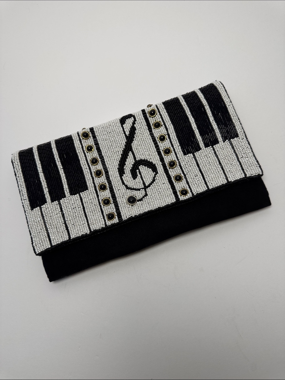 MARY FRANCES Keyed Up Beaded Piano Keyboard Clutch Crossbody Treble Clef Detail